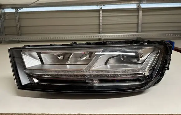 Audi Q7 4M Headlight/headlamp 4M0941033