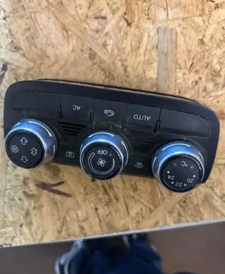 Audi TT TTS Mk2 Climate control unit 747366
