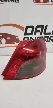 Toyota Yaris Rear/tail lights