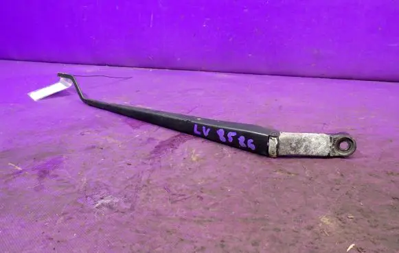 Toyota Corolla Verso E121 Front wiper blade arm 6799
