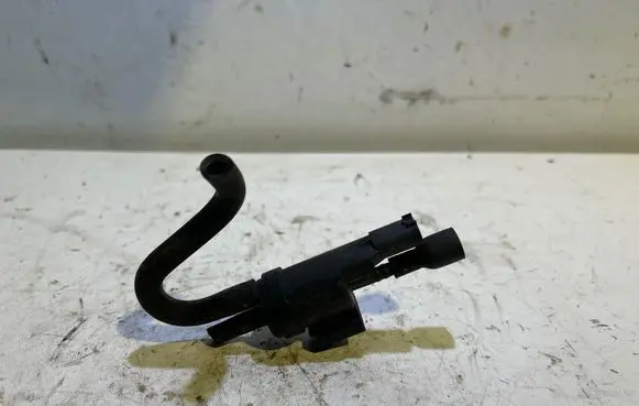 Mercedes-Benz C W205 Turbo solenoid valve 0025407097 48B43625C02