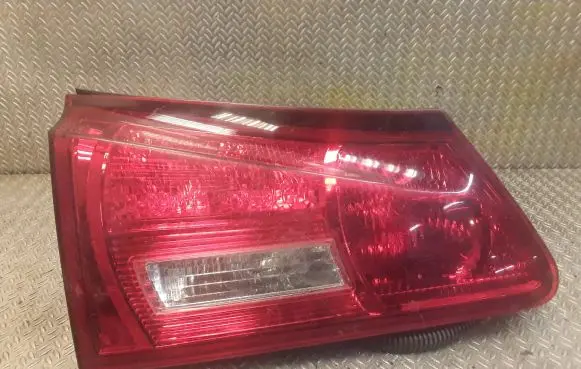 Lexus IS 220D-250-350 Tailgate rear/tail lights