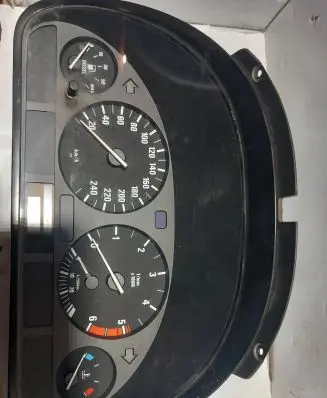 BMW 5 E39 Speedometer (instrument cluster) 87001313