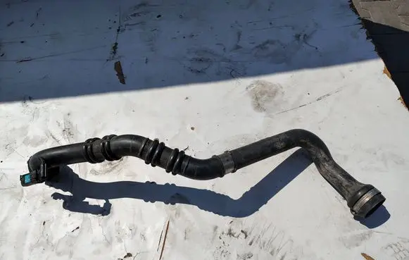 Renault Kangoo II Air intake hose/pipe 8200688708