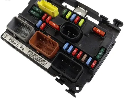 Citroen C3 Fuse module 9667199680