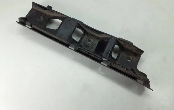 Volkswagen PASSAT B6 Front bumper mounting bracket 3C0807184