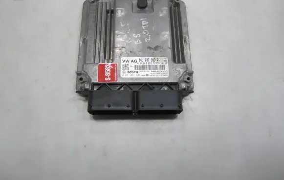 Volkswagen PASSAT B8 Engine control unit/module 04L907309P 0281031483