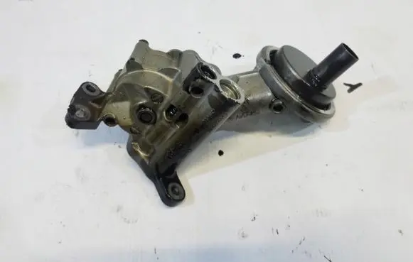 Audi A5 8T 8F Oil pump 