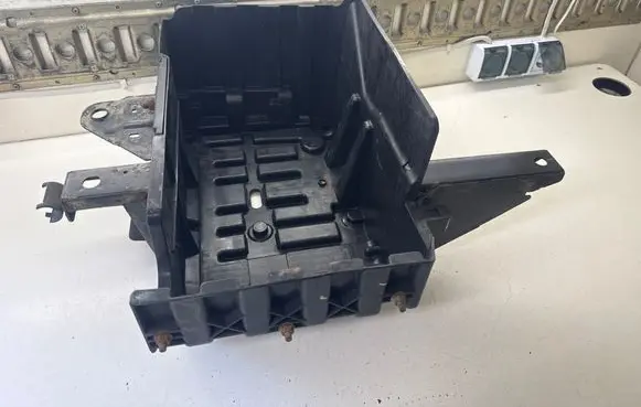 Opel Vivaro Battery box tray 8200720386 245960 93859961
