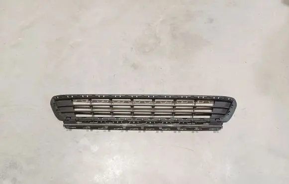 Front bumper lower grill