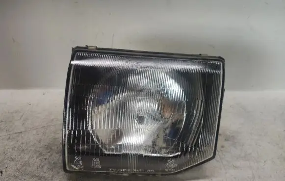 Mitsubishi Pajero Headlight/headlamp