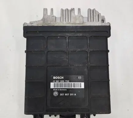 Volkswagen PASSAT B4 Engine control unit/module 357907311A 0261200752