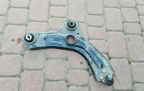 Renault Captur II Front lower control arm/wishbone