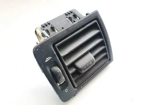 Volvo V50 Dash center air vent grill Y011030 Y01128