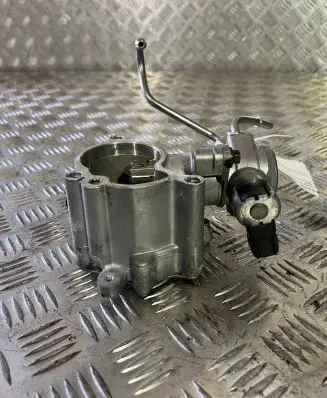 Volvo XC90 Fuel injection high pressure pump 31437903 31480558
