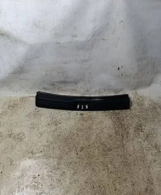 Trunk/boot sill cover protection