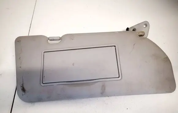 Nissan Almera Tino Sun visor