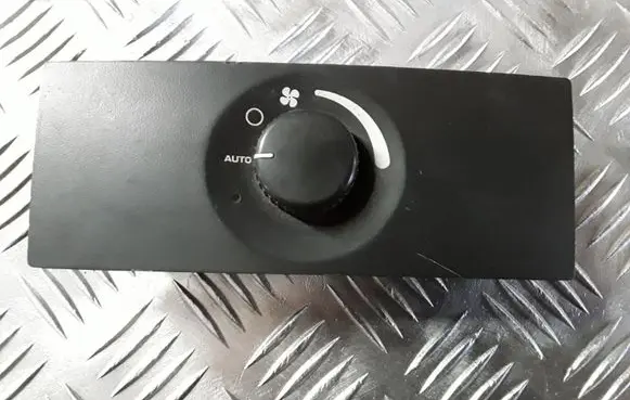 Chrysler Pacifica Climate control unit 0UB52TRMAC