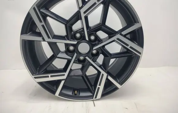 Hyundai Tucson IV NX4 R17 alloy rim 52910N7800