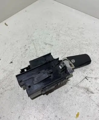 Volkswagen PASSAT B6 Ignition lock 3C0905843R