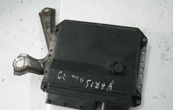 Toyota Yaris Engine control unit/module 896610D310