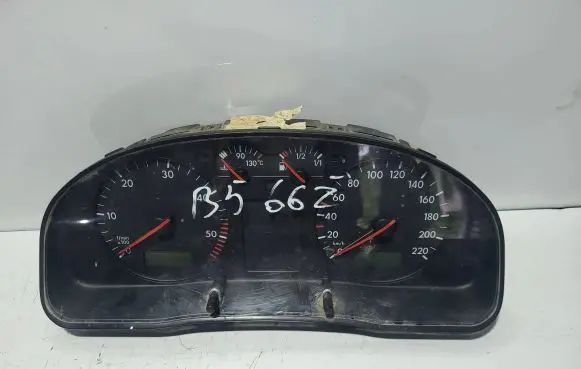 Volkswagen PASSAT B5 Speedometer (instrument cluster) 3B0919861J 110009793