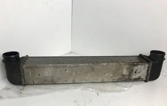 BMW 5 E39 Intercooler radiator 2247359