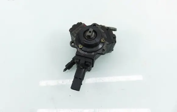Mercedes-Benz Vito Viano W638 Fuel injection high pressure pump 0445010013 6110700601