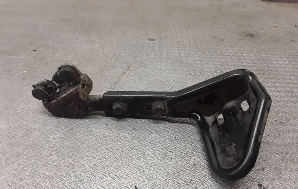 Mercedes-Benz Vito Viano W638 Sliding door lower roller guide/hinge A6387601147
