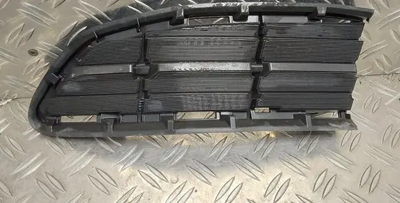 Toyota RAV 4 (XA40) Front bumper lower grill 5312742040