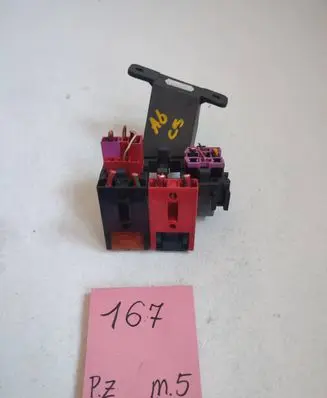 Audi A6 S6 C5 4B Relay mounting block 4B1937503
