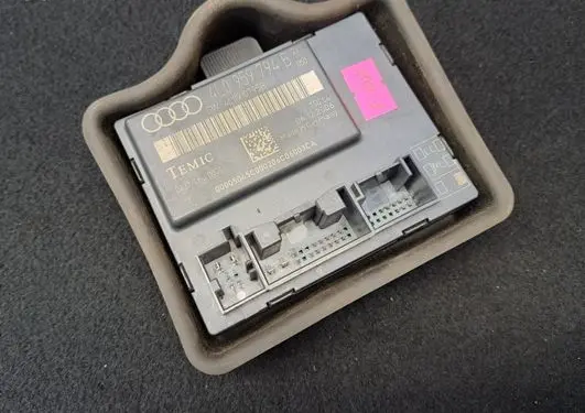Audi Q7 4L Door control unit/module 4L0959794B 4L0910794B