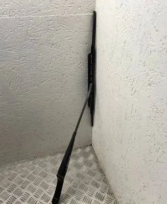 Mercedes-Benz ML W163 Front wiper blade arm