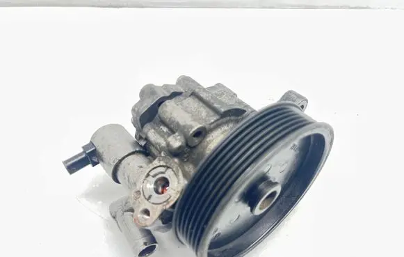 Mercedes-Benz E W211 Power steering pump A0064667501