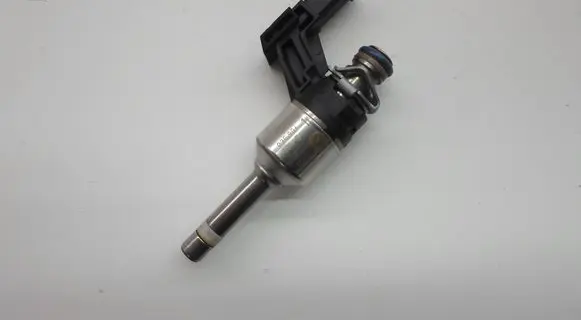 Volkswagen Cross Polo Fuel injector 03F906036B CBZ