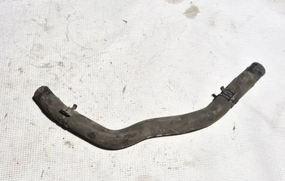 Toyota Auris 150 Engine coolant pipe/hose