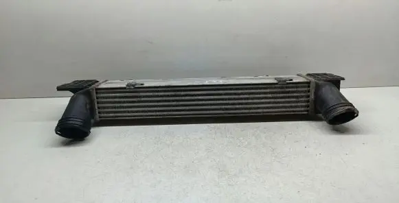 BMW 1 E82 E88 Intercooler radiator 7524916 3093796