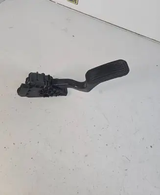 Toyota Prius (NHW20) Accelerator throttle pedal 7812047050 1988003200 04G291120B3