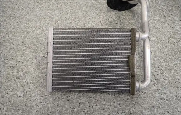 Nissan Pulsar Heater blower radiator