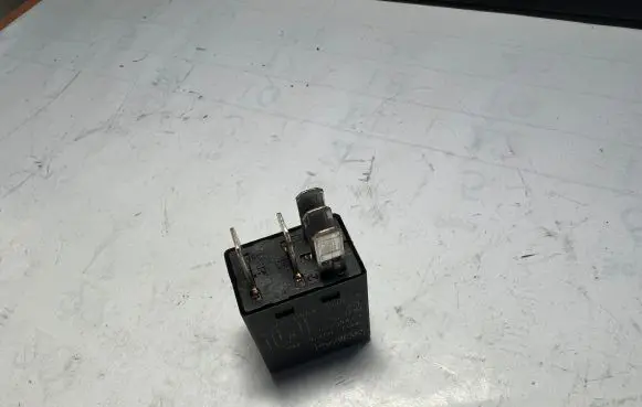 Ford Focus Other relay 5M5T14B192BA 44100272C V23074A1001X77