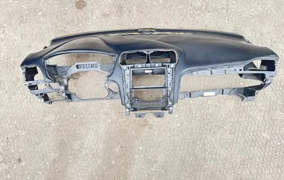 Ford Fusion II Dashboard FA150427224907