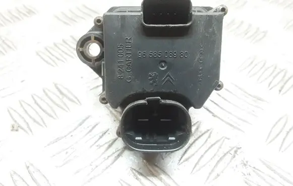 Peugeot 5008 Heater blower motor/fan resistor 9658508980
