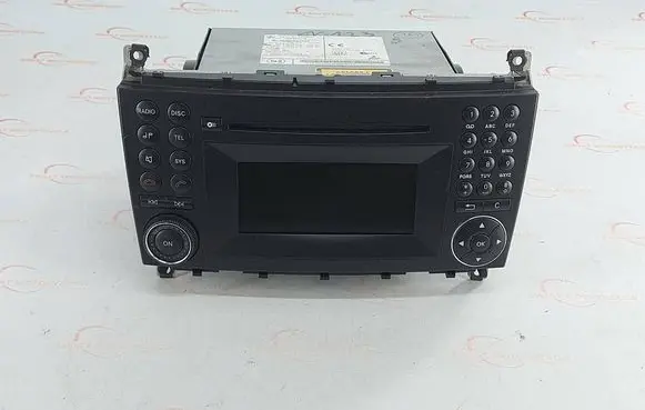 Mercedes-Benz CLC CL203 Radio/CD/DVD/GPS head unit A2039000100