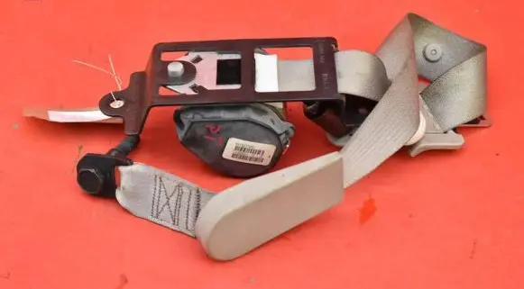 Chrysler Pacifica Front seatbelt 601327700C