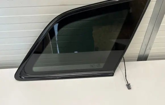 Audi Q7 4M Rear side window 4M0845298J