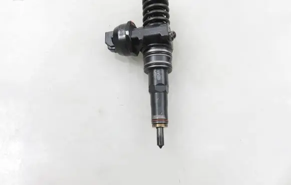 Volkswagen Transporter - Caravelle T5 Fuel injector 0414720210 07Z130073F