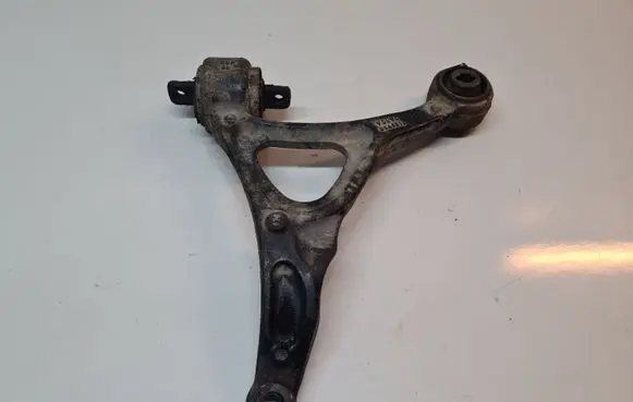Volvo XC90 Front lower control arm/wishbone 8646613