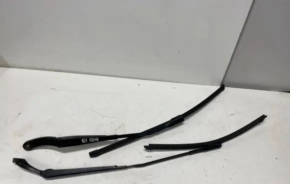 Audi A3 S3 8V Front wiper blade arm 8V1955408 8V1955407