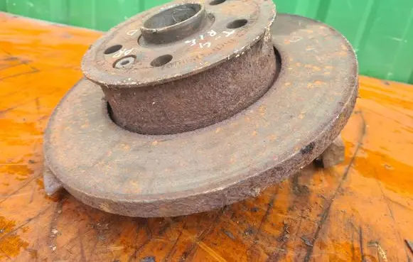 Volkswagen Transporter - Caravelle T4 Front wheel hub 701615124DX 7D0501647A
