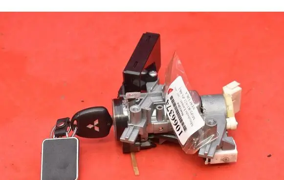 Mitsubishi Lancer VIII Ignition lock 8670A037